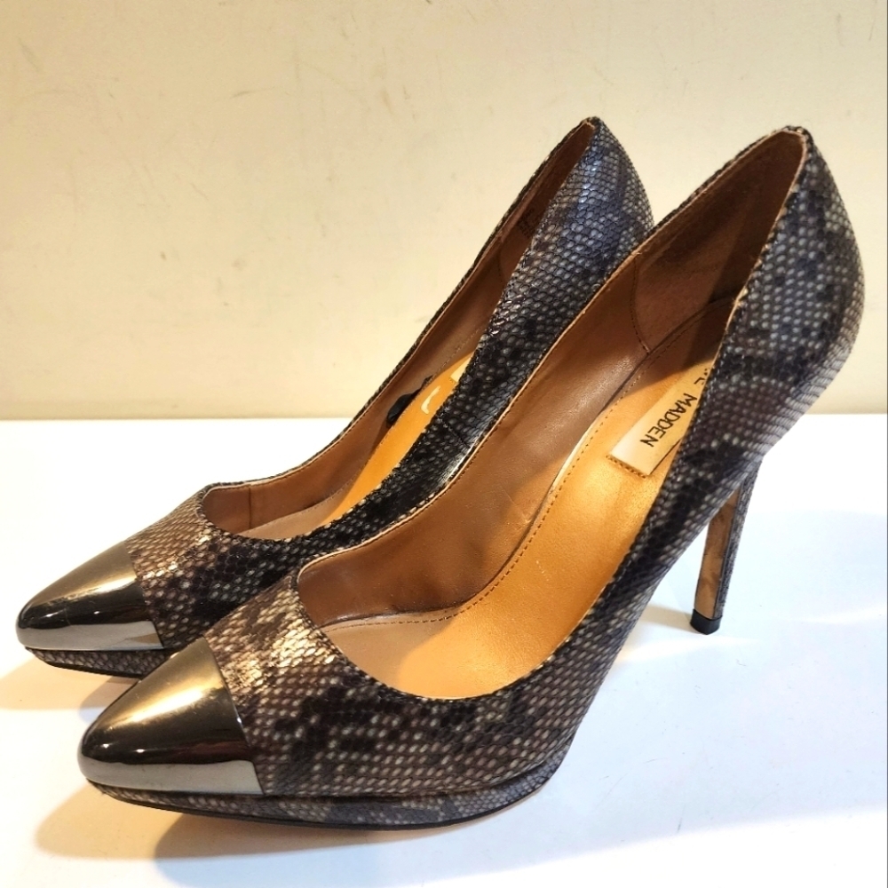 Steve Madden Snakeskin pointed toe high heels shoes size 8.5